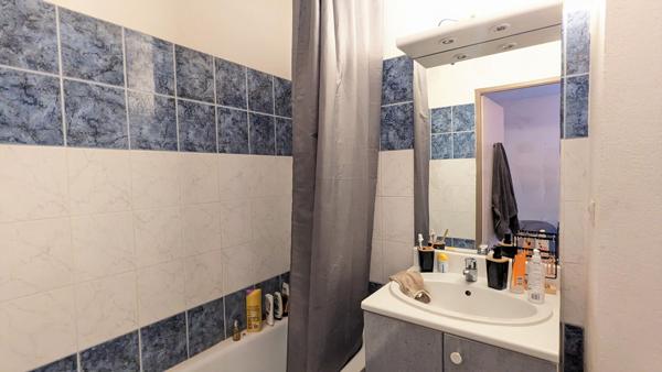 studio +parking +terrasse  RIVES DU LEZ / FAC RICHTER