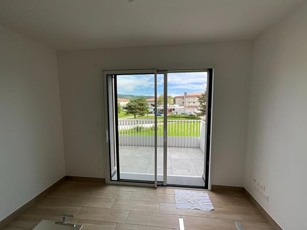 APPARTEMENT T2 ETAT NEUF AVEC TERRASSE ET PARKING PRIVATIF EN SOUS-SOL 25300 DOUBS PONTARLIER/ PONTARLIER