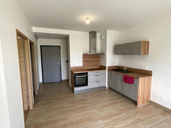 APPARTEMENT T2 ETAT NEUF AVEC TERRASSE ET PARKING PRIVATIF EN SOUS-SOL 25300 DOUBS PONTARLIER/ PONTARLIER