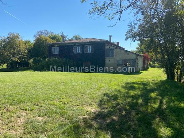 Entre Auch et Fleurance / Maison gasconne de 230m2 + chai en pierre de 320m2