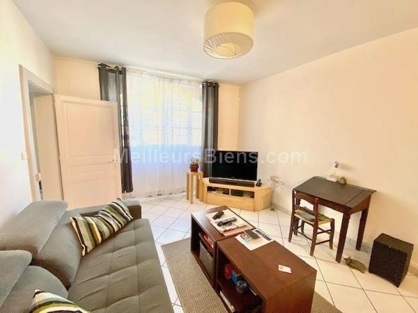 AUCH Haute-ville / Maison de 100m2 avec terrasse et location garage