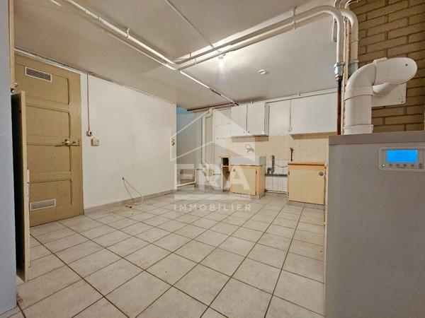 Maison de Ville à vendre Lumineuse avec Jardin - Centre-ville de La Couronne 16400