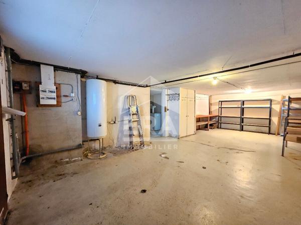 Maison de Ville à vendre Lumineuse avec Jardin - Centre-ville de La Couronne 16400