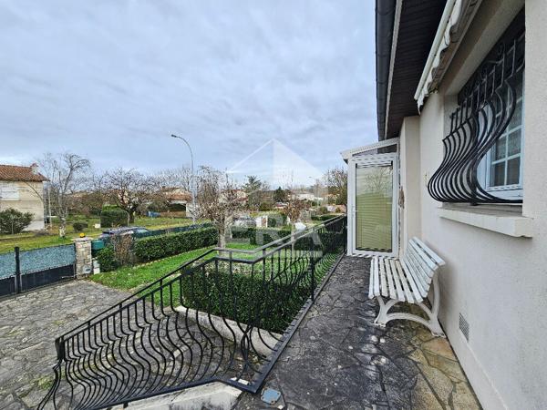 Maison de Ville à vendre Lumineuse avec Jardin - Centre-ville de La Couronne 16400