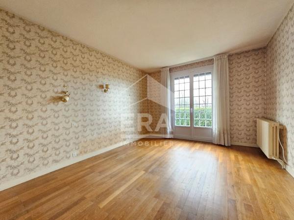 Maison de Ville à vendre Lumineuse avec Jardin - Centre-ville de La Couronne 16400