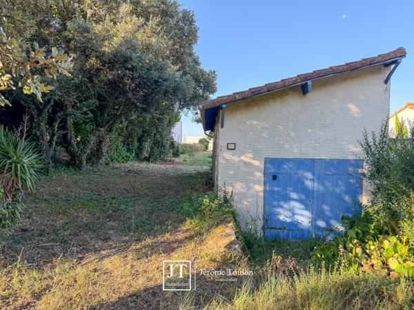 Garage
                                                                                                                                                
                                                                                                                                                
                                                                                                                                                                                                                                                                                                                        35  m²