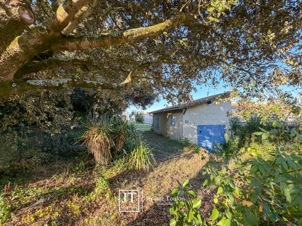Garage
                                                                                                                                                
                                                                                                                                                
                                                                                                                                                                                                                                                                                                                        35  m²