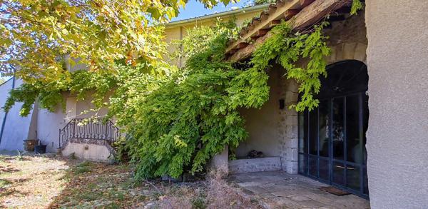 Ancien relais de poste avec domaine agricole à Forcalquier (04300) Forcalquier