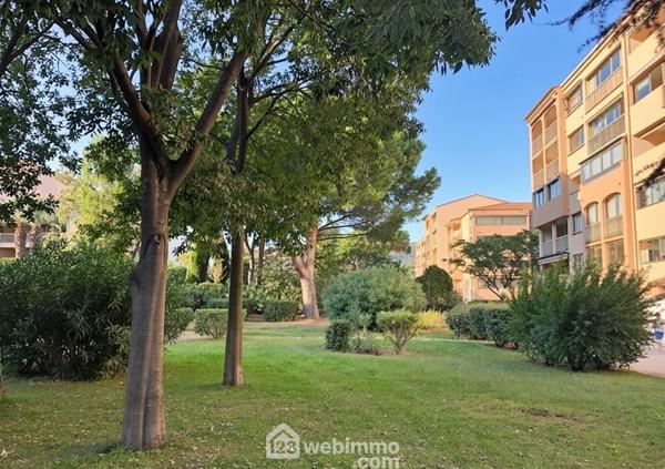 Parking extérieur 15 m² à Sainte-Maxime 83120