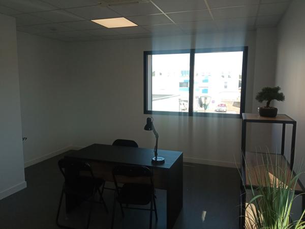 Challans, Bureau de 28 m² à louer