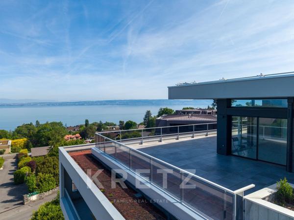 EXCLUSIVITÉ – ÉVIAN-LES-BAINS – PENTHOUSE EN ATTIQUE HAUT DE GAMME – VUE PANORAMIQUE À 180° SUR LE L