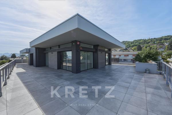 EXCLUSIVITÉ – ÉVIAN-LES-BAINS – PENTHOUSE EN ATTIQUE HAUT DE GAMME – VUE PANORAMIQUE À 180° SUR LE L