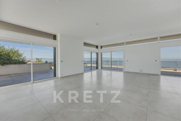 EXCLUSIVITÉ – ÉVIAN-LES-BAINS – PENTHOUSE EN ATTIQUE HAUT DE GAMME – VUE PANORAMIQUE À 180° SUR LE L