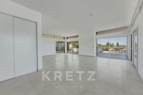 EXCLUSIVITÉ – ÉVIAN-LES-BAINS – PENTHOUSE EN ATTIQUE HAUT DE GAMME – VUE PANORAMIQUE À 180° SUR LE L