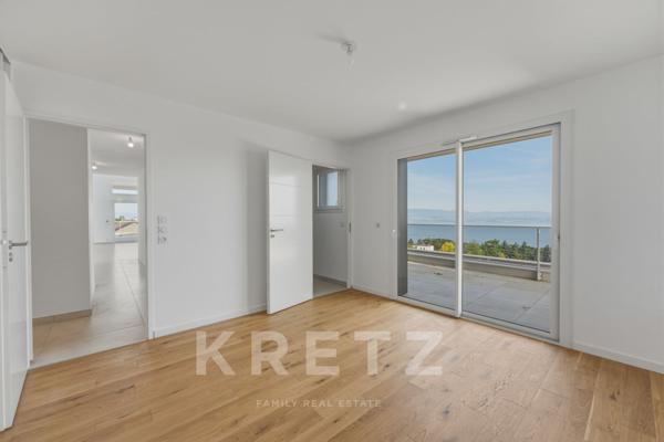 EXCLUSIVITÉ – ÉVIAN-LES-BAINS – PENTHOUSE EN ATTIQUE HAUT DE GAMME – VUE PANORAMIQUE À 180° SUR LE L