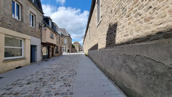 A VENDRE - STUDIO A DINAN