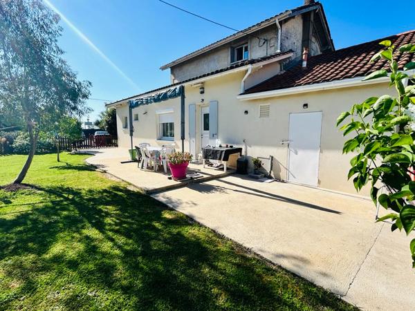 Maison La Lande De Fronsac avec beau jardin à 650m des commerces!