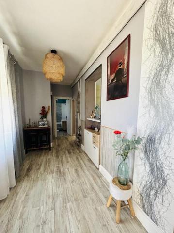 Maison La Lande De Fronsac avec beau jardin à 650m des commerces!