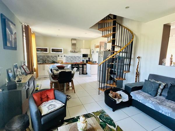 Maison La Lande De Fronsac avec beau jardin à 650m des commerces!