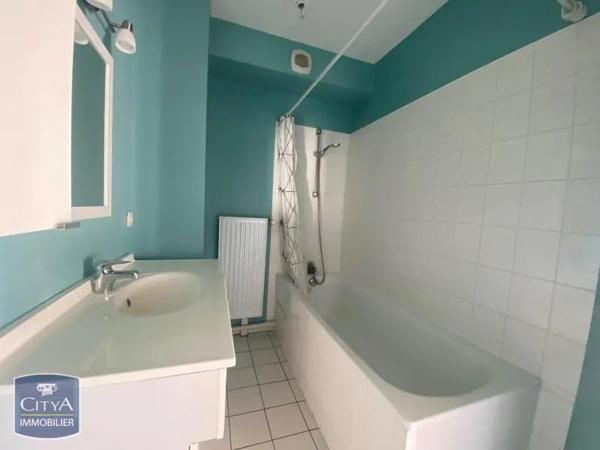 Appartement à louer 3 pièces 69.04m² Chartres (28000)