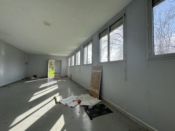 Ancien atelier 80m² - JARNAC (16) Jarnac (16200)