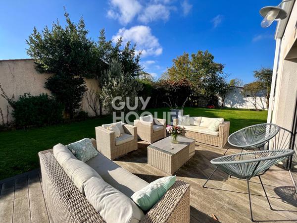 VENTE : maison de 5 pièces (145 m²) à SAINTE SOULLE