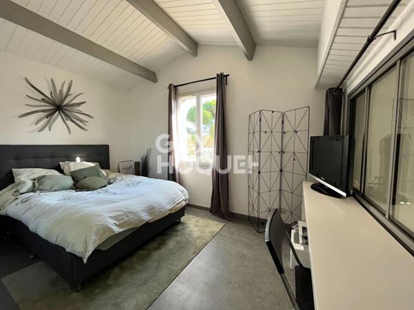 VENTE : maison de 5 pièces (145 m²) à SAINTE SOULLE