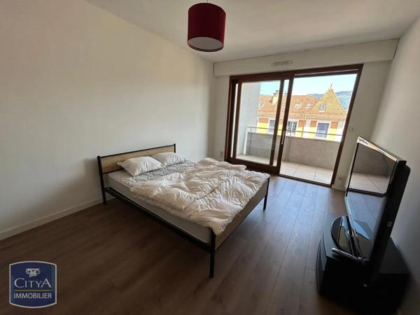 Appartement à louer 1 pièce 37m² Saint-Julien-en-Genevois (74160)