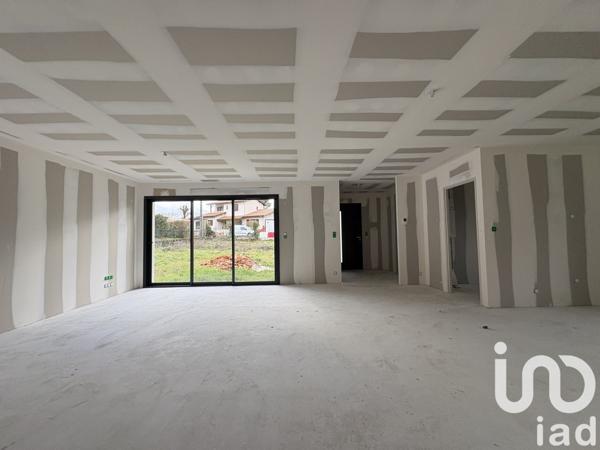 Maison traditionnelle 5 pièces de 130 m² à Saint-Aubin-de-Médoc (33160)