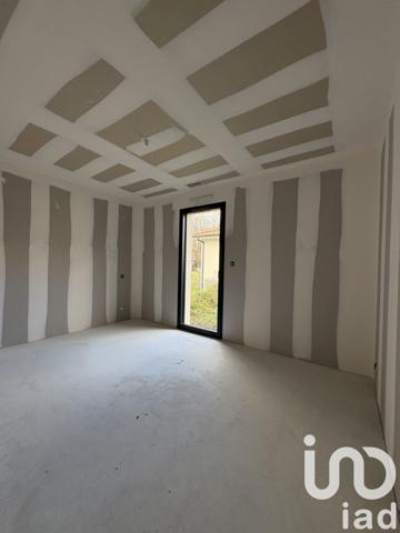 Maison traditionnelle 5 pièces de 130 m² à Saint-Aubin-de-Médoc (33160)