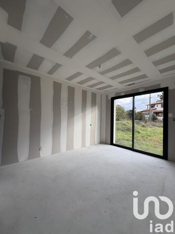 Maison traditionnelle 5 pièces de 130 m² à Saint-Aubin-de-Médoc (33160)