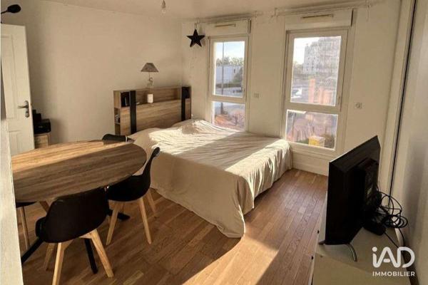 Location studio 27 m² Issy-les-Moulineaux
