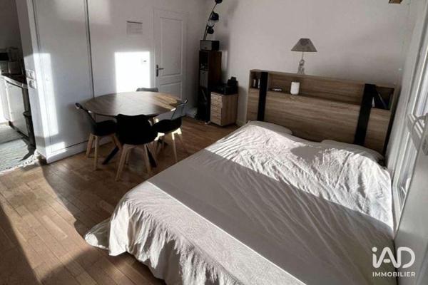 Location studio 27 m² Issy-les-Moulineaux