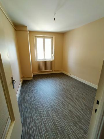 Immeuble dans Vrigne aux Bois