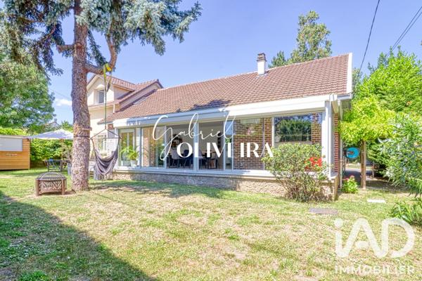 Maison à vendre 6 pièces 130 m² Saint-Leu-la-Forêt