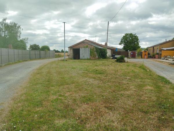 Dépendance de 25m² transformable en habitation, le Fuillet (49270)