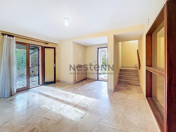 Grande maison familiale à fort potentiel - SAINT CAPRAIS DE BORDEAUX