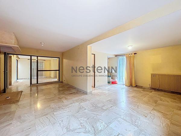 Grande maison familiale à fort potentiel - SAINT CAPRAIS DE BORDEAUX