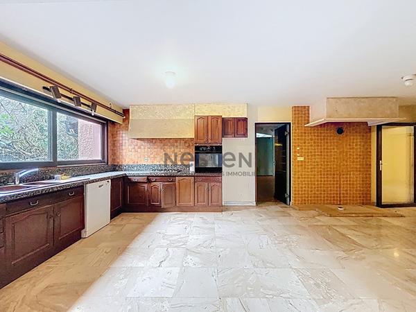 Grande maison familiale à fort potentiel - SAINT CAPRAIS DE BORDEAUX