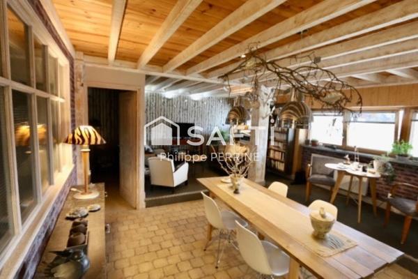 Local d'activité avec boutique , bureaux et appartement de fonction