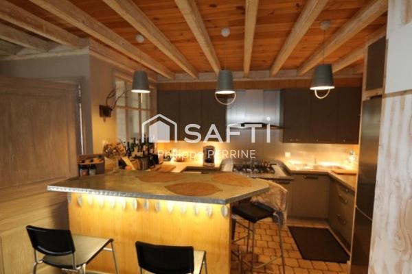 Local d'activité avec boutique , bureaux et appartement de fonction