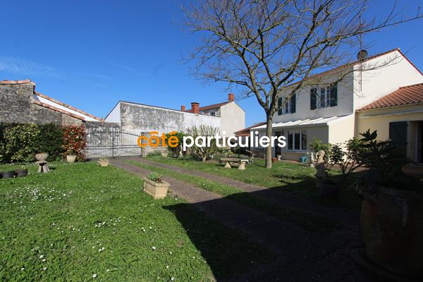 Vente Maison135 m² - 6 Pièces - SAINT MICHEL EN L HERM (85580)