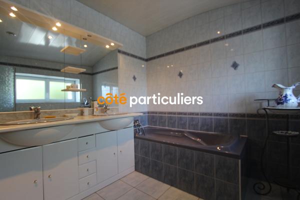 Vente Maison135 m² - 6 Pièces - SAINT MICHEL EN L HERM (85580)