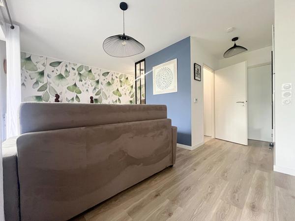 A vendre Arradon le bourg à pied appartement de Type 2 de 45.59 m2 en rez de chaussée terrasse et garage