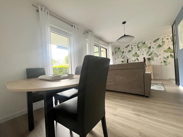 A vendre Arradon le bourg à pied appartement de Type 2 de 45.59 m2 en rez de chaussée terrasse et garage
