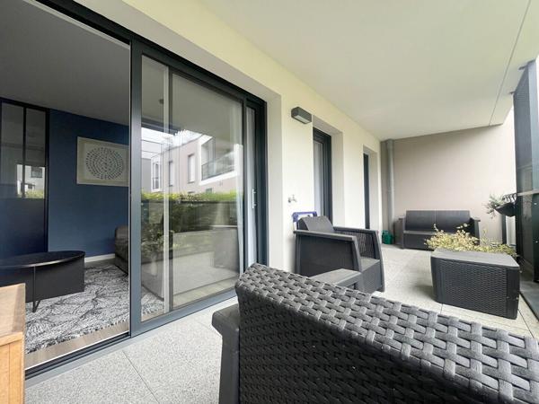 A vendre Arradon le bourg à pied appartement de Type 2 de 45.59 m2 en rez de chaussée terrasse et garage