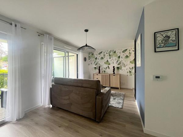 A vendre Arradon le bourg à pied appartement de Type 2 de 45.59 m2 en rez de chaussée terrasse et garage
