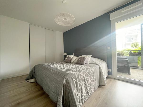 A vendre Arradon le bourg à pied appartement de Type 2 de 45.59 m2 en rez de chaussée terrasse et garage