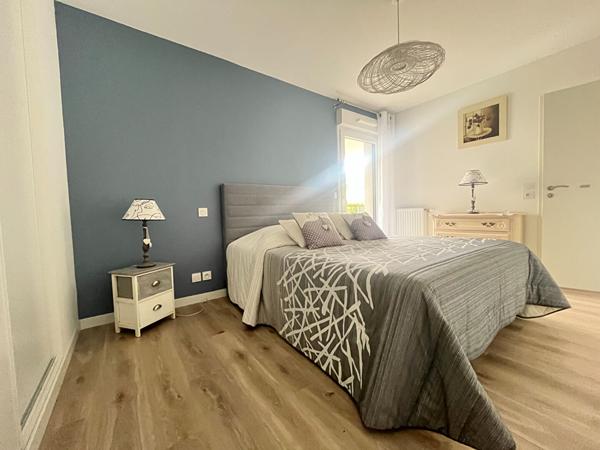 A vendre Arradon le bourg à pied appartement de Type 2 de 45.59 m2 en rez de chaussée terrasse et garage
