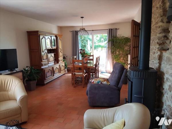 BAZOUGES CRE SUR LOIR, Fermette avec dépendance sur 4.200 m²